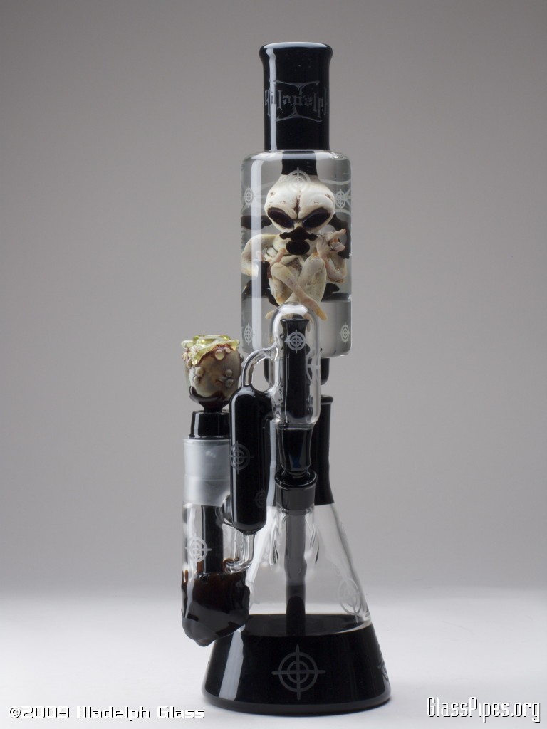 Piece-of-the-Week-Illadelph-Alien-Bong-Full-Coil-Shot