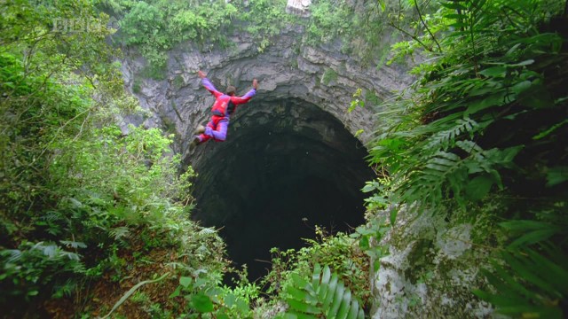 planet earth caves, Source: http://img156.imageshack.us/img156/9072/pic4nz1.jpg