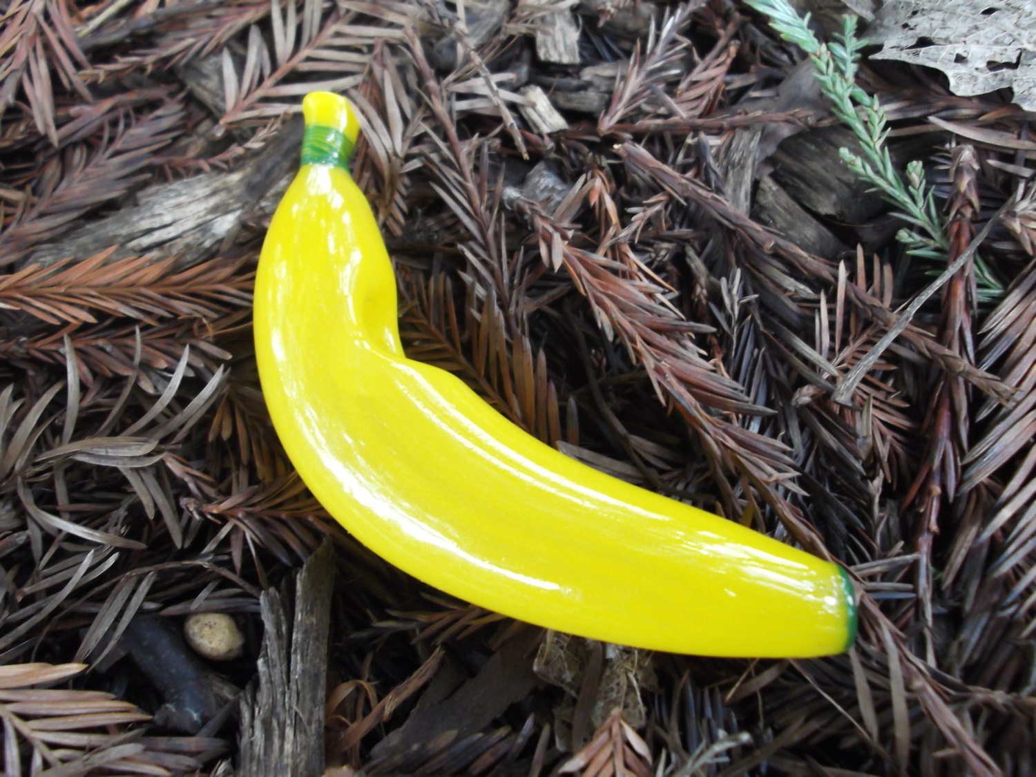 Weedist Piece of the Week | Glass Fruit Pipes | Yellow Glass Banana Pipe