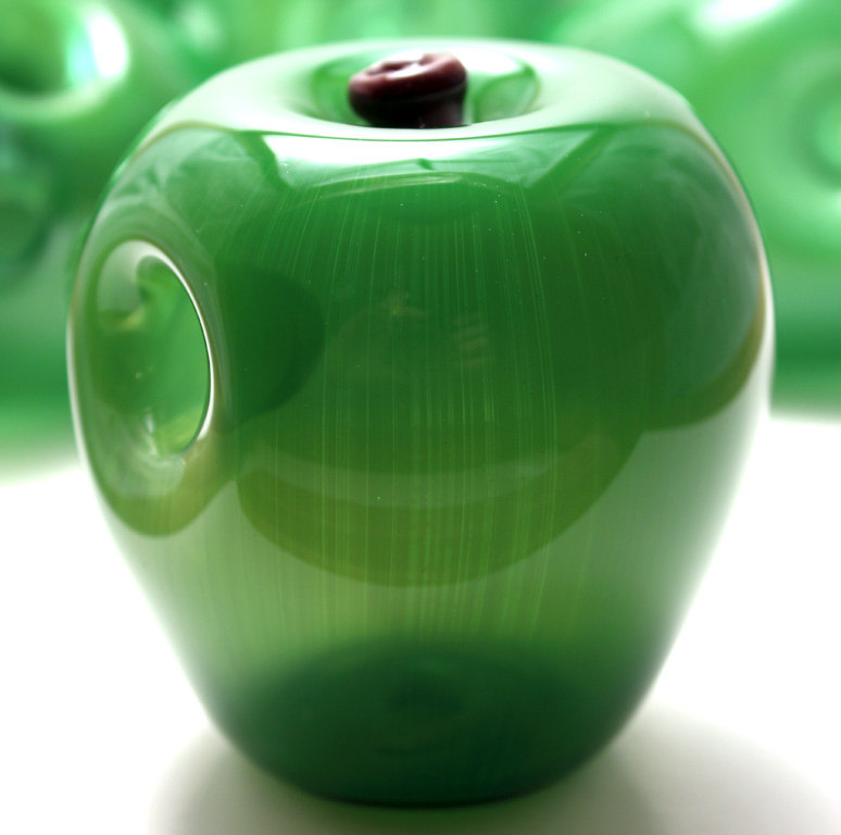 Weedist Piece of the Week | Glass Fruit Pipes | Glass Green Apple Pipe