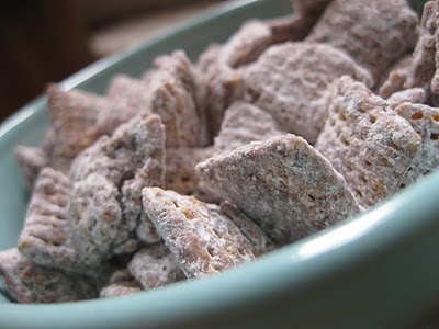 Great Recipes While High: Medicated Muddy Buddies - cannabis, Source: http://pbs.twimg.com/media/BH0-UsxCcAEWAwR.jpg:large