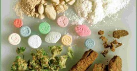 teen-drug-use-survey Source: http://trafficticketteam.files.wordpress.com/2009/08/drugsfotoverkleind.jpg