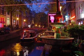 Amsterdam May Ban Pot Shops in Red Light District