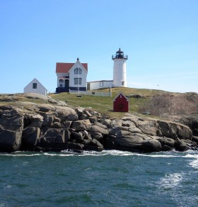 979px-Nubble_Lighthouse,_York_Maine - Good News and Not-So-Good Marijuana News in Maine, Source: http://commons.wikimedia.org/wiki/File:Nubble_Lighthouse,_York_Maine.jpg