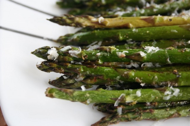 Great Edibles Recipes: Roasted Asparagus with Cannabis Dijon-Lemon Sauce, Source: http://www.mealplanning101.com/2010/12/cookbook-review-roasted-asparagus-with.html