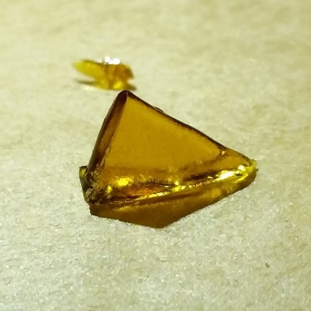 Sick Pyramid Shatter Shard by @russnail