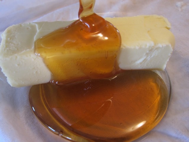 Great Edibles Recipes: Honey Cannabutter Vegetable and Meat Glaze, Source: http://4.bp.blogspot.com/_NWpsZ7kWdJo/TMQ4C-XugEI/AAAAAAAAACA/tBF95jhjDH0/s1600/IMG_0333.JPG