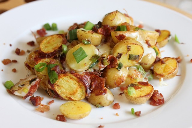 Great Edibles Recipes: Bacon and Cheddar Pot-Potatoes, Source: http://www.createdby-diane.com/2011/09/cheesy-bacon-breakfast-potatoes-in-5-minutes.html/breakfast-potatoes-with-bacon-cheese-and-scallions