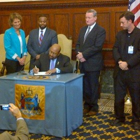 Philadelphia Mayor Nutter Signs Marijuana Decriminalization Bill