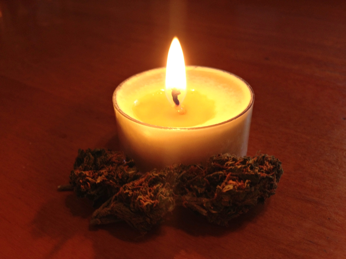 Product Review: Cannabis Tea Light Candles - Weedist