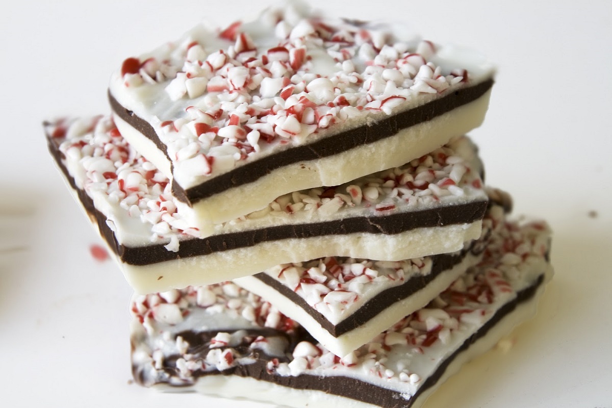 Chocolate Chip Cookies With Almond Bark Chocolate Chip Cookies With Almond Bark