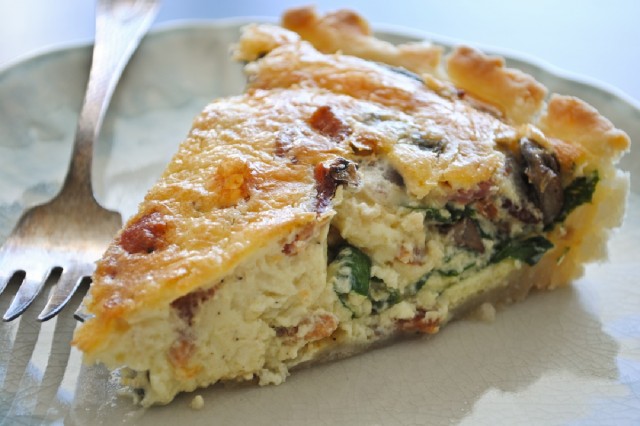 Great Edibles Recipes: Spinach Cannabis Quiche, Source: http://www.honeybeesrecipes.com/recipes/bacon-mushroom-spinach-quiche-brunch-please.html