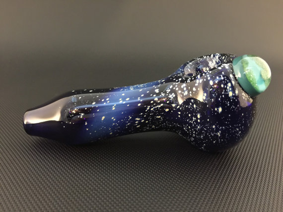 Piece of the Week | Earth Among the Stars Pipe - Weedist