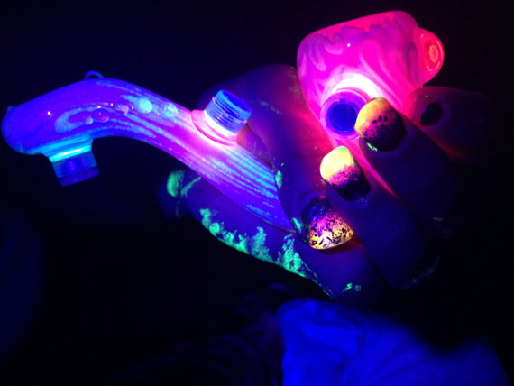 Piece of the Week | Colorful LED Glowing Pipes - Weedist