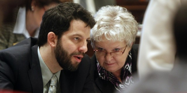 Vermont Lawmakers Threaten: Legalize Cannabis or Face Alcohol Prohibition, Source: http://i.huffpost.com/gen/2844994/images/o-CHRIS-PEARSON-VERMONT-facebook.jpg