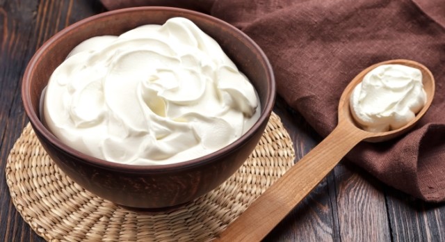 Great Edibles Recipes: Canna Sour Cream, Source: http://cdn.culturesforhealth.com/media/wysiwyg/Articles_BMSC/Bowl_of_Sour_Cream_700px.jpg