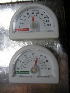 Source: http://boards.cannabis.com/attachments/closet-cabinet-growing/89831d1159124624-1st-thread-1st-grow-1st-lowryder-temp-humidity.jpg