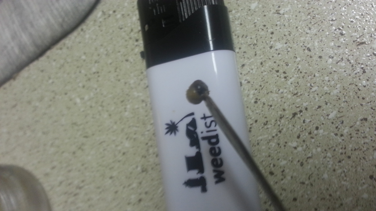 Dabs 101: How to Salvage One Last Dab from a Concentrate Container Weedist 3