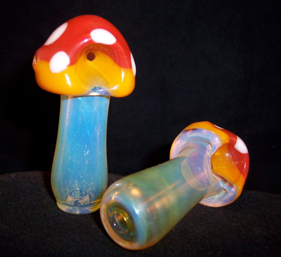 Piece of the Week | Psychedelic Mushroom Pipes - Weedist
