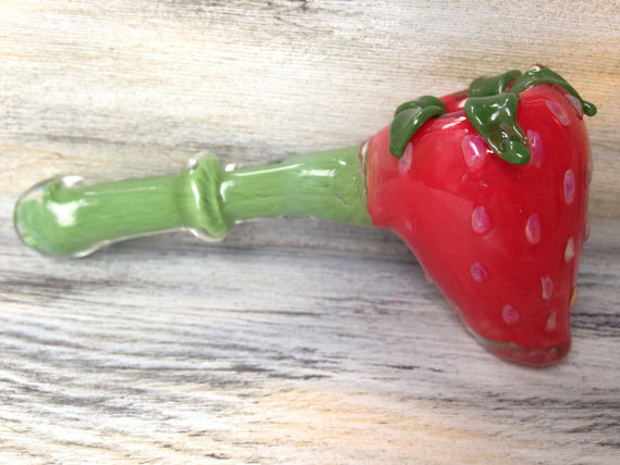 Piece of the Week | Strawberry Fields Pipe - Weedist