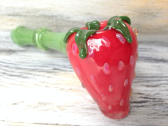 Piece of the Week | Strawberry Fields Pipe - Weedist