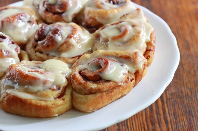 Great Edibles Recipes: Cinnamon Rolls with Cream-Cheese Icing, Source: http://i0.wp.com/overtimecook.files.wordpress.com/2012/10/cinnamon-buns.jpg