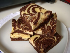 Great Edibles Recipes: Cheesecake Swirl Brownies