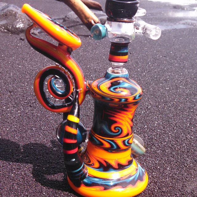 Instafire Black Sand Glass Rig by @blacksandglass