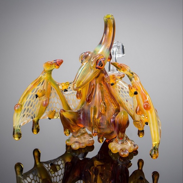 Piece of the Week | Honey Rigs by Joe Peters - Weedist
