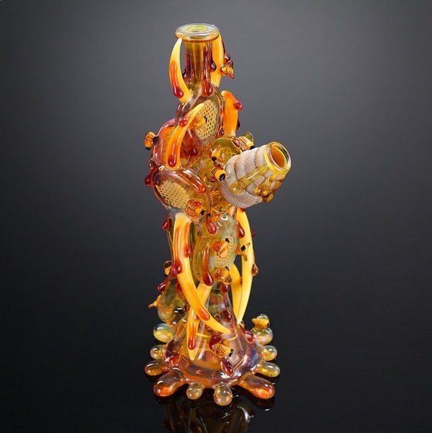 Piece of the Week | Honey Rigs by Joe Peters - Weedist
