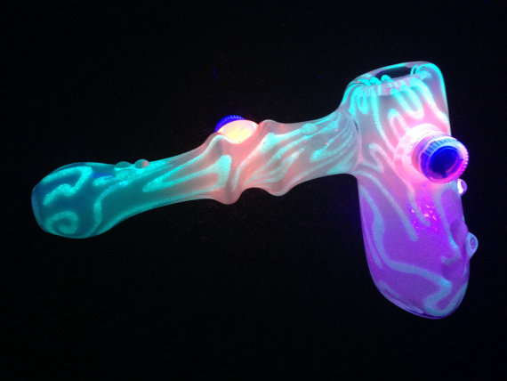 Piece of the Week | Colorful LED Glowing Pipes - Weedist