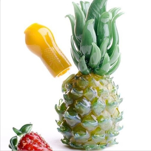 Piece of the Week | Pineapple Rigs by Mr. Gray Glass - Weedist