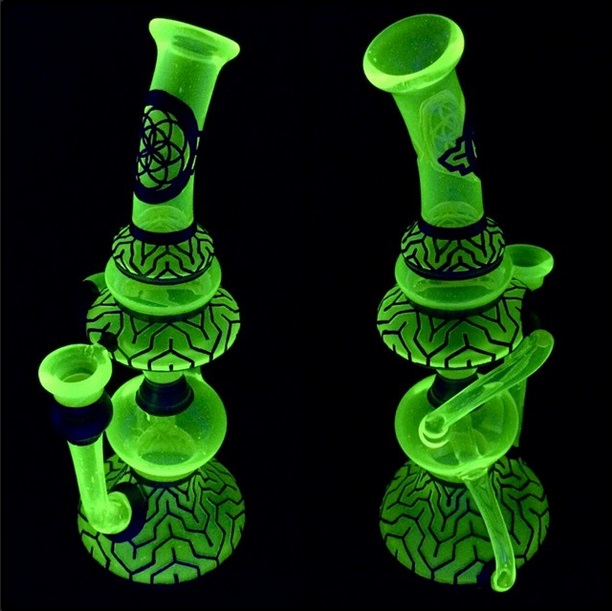 Piece of the Week | Super Heady UV Reactive Rig - Weedist
