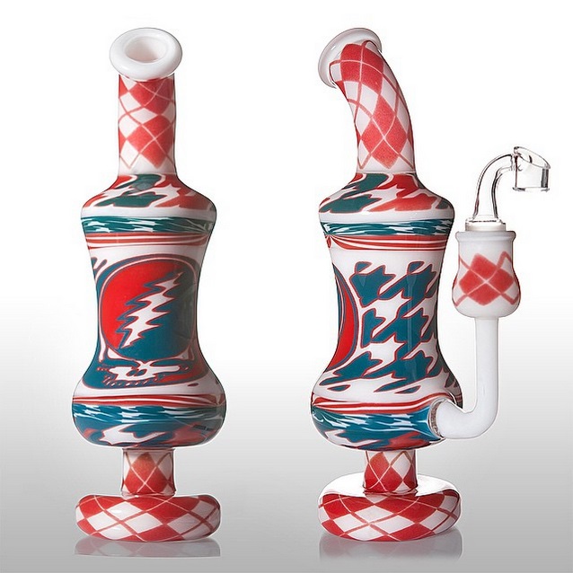 Piece of the Week | Grateful Dead Stealie Rig - Weedist
